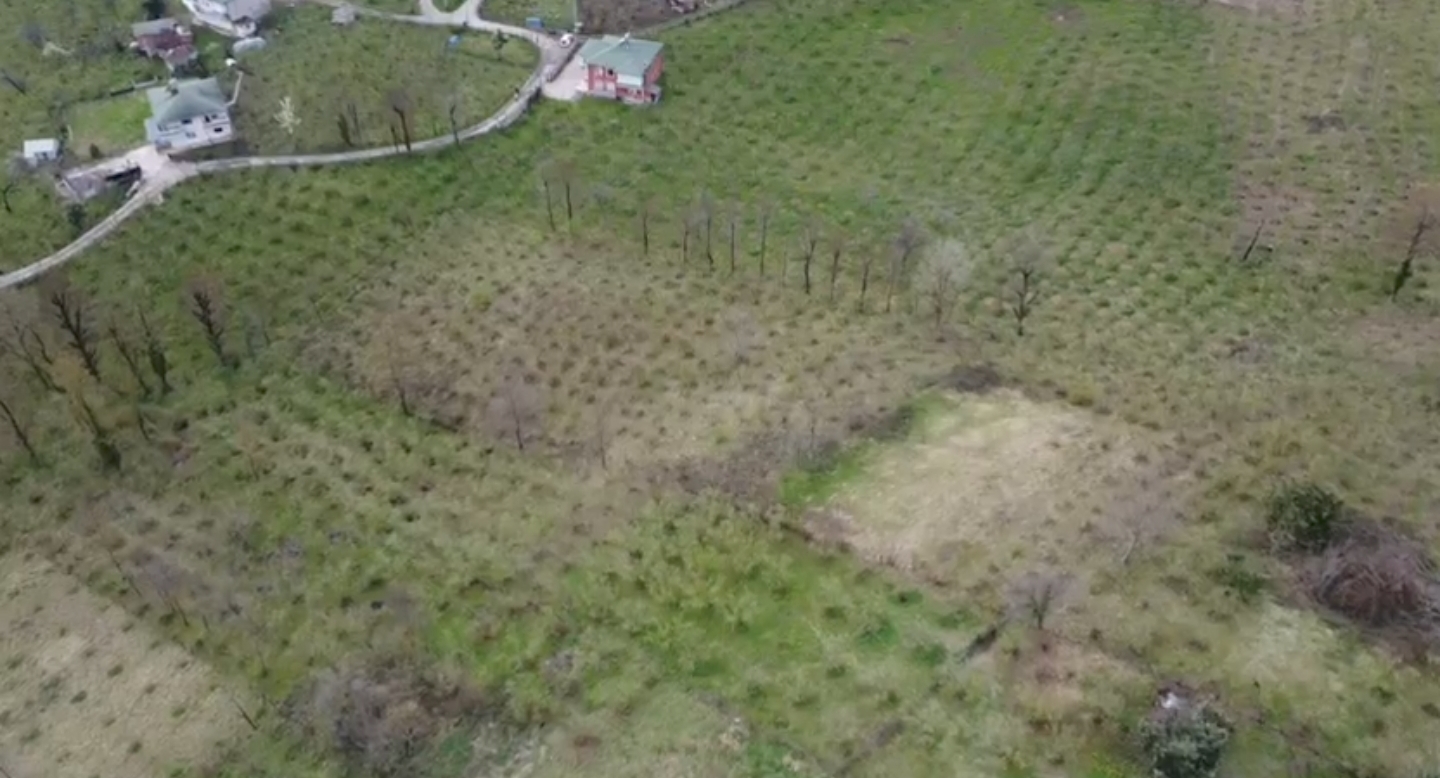 MABEL'DEN DÜZYURTTA SATILIK YATIRIMLIK VİLLALIK YOLA YAKIN ARSA